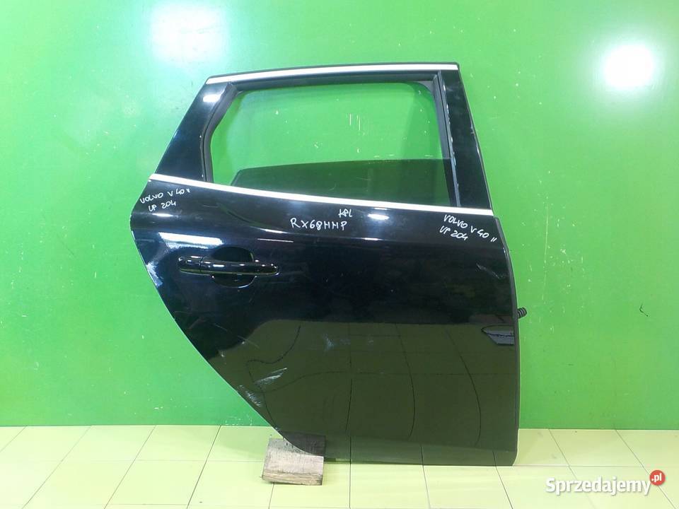 VOLVO V40 II LIFT RDESIGN 20 T2 18r HB 5D drzwi