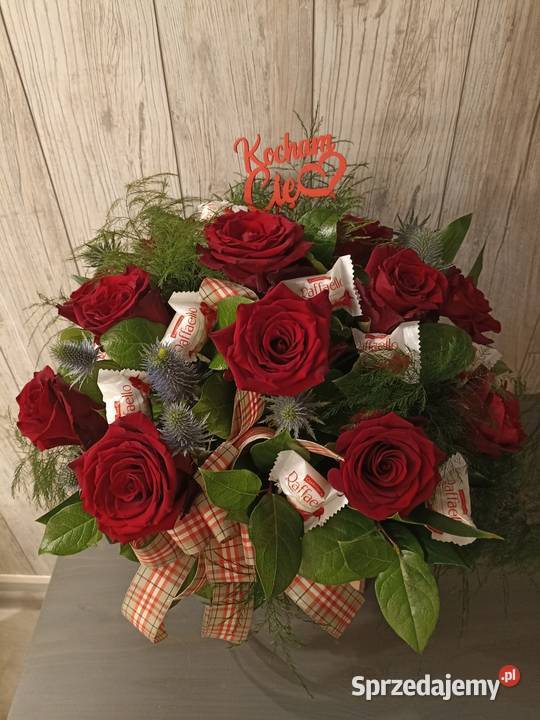 Flowerbox róże i słodkości skrzyneczka pełna Bielsko-Biała