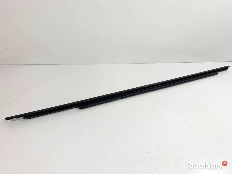LISTWA ZGARNIAJĄCA TYŁ PRAWY BMW G30 podkarpackie