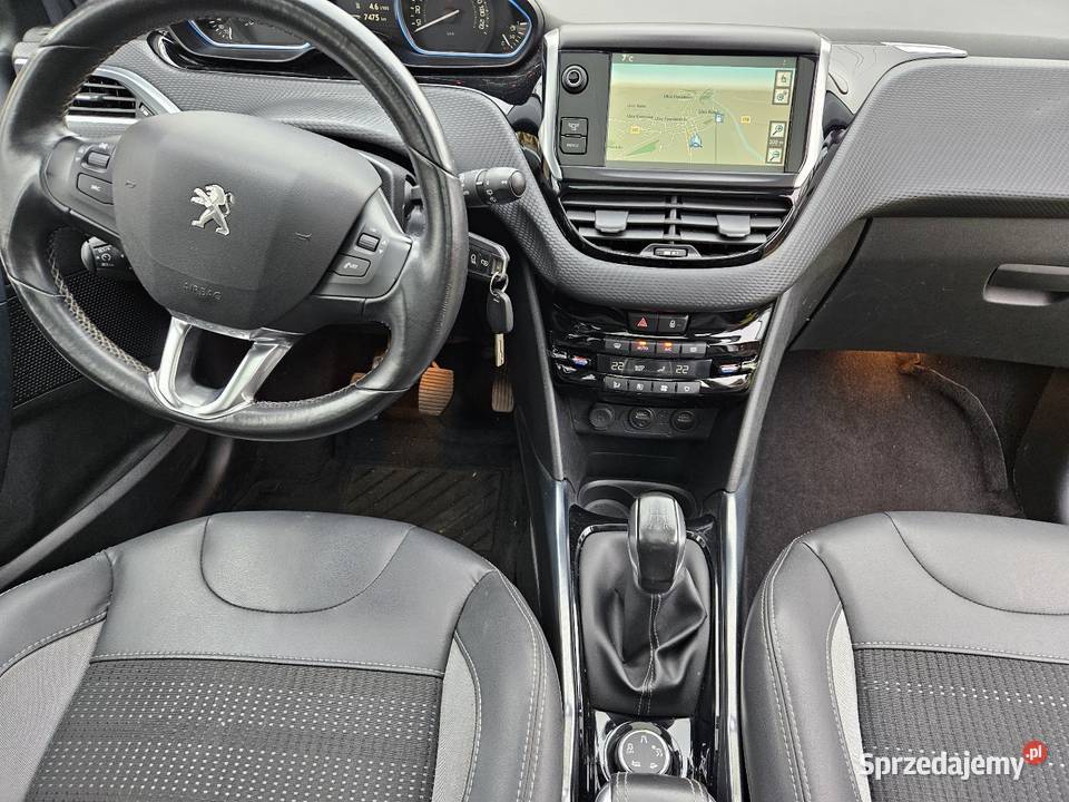Peugeot 2008 Navi Panorama Klimatronic Komforty przyciemniane szyby wielkopolskie