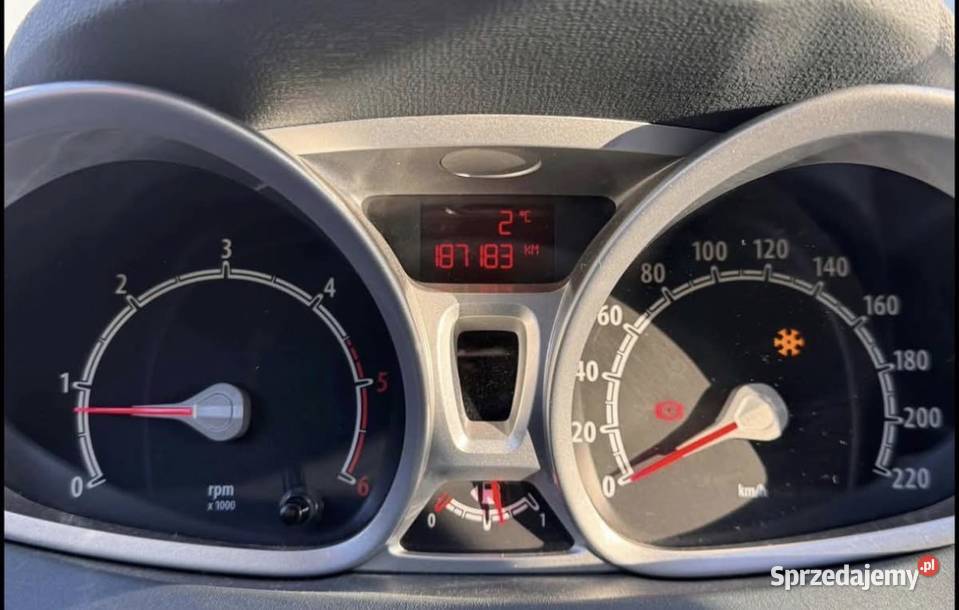 Ford Fiesta MK7 2010 14 TDCi 50KW platinum nieuszkodzony Turek