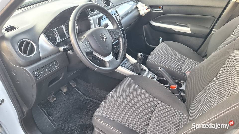 Sprzedam Suzuki Vitara 16 Premium 4WD 120 2018 r Wałbrzych