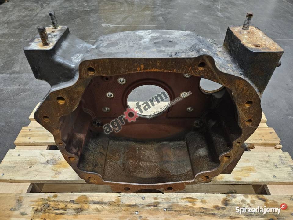 Obudowa sprzęgła John Deere 6140R 6150M 6150R Skrzynia biegów Byków