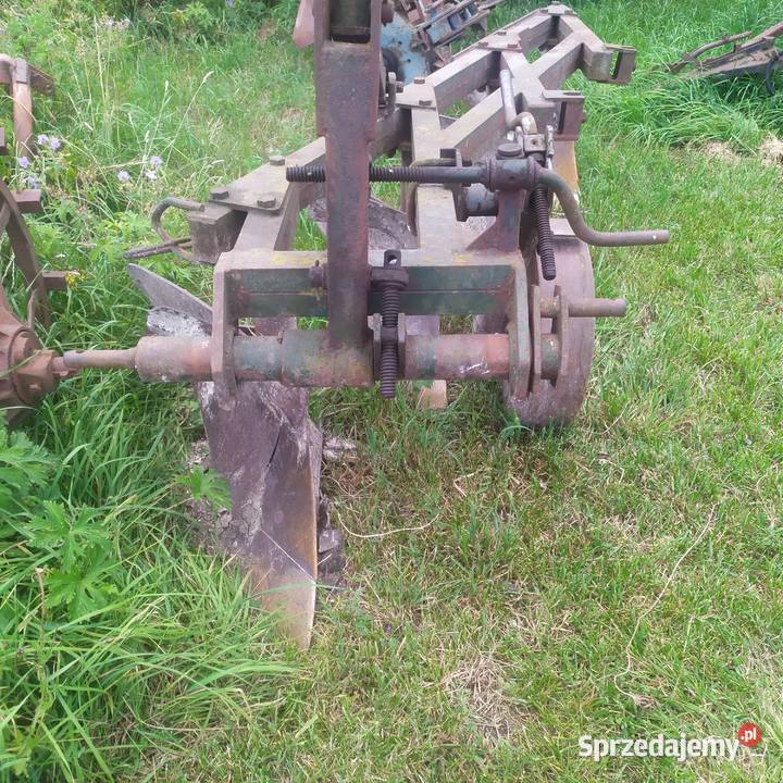 Pług rolniczy 4 Pługi Pniówek sprzedam
