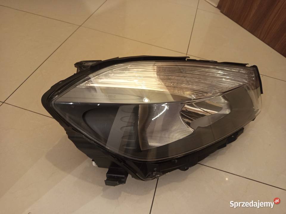 Reflektor prawy Merc a klasa orginalny w176 sprzedam
