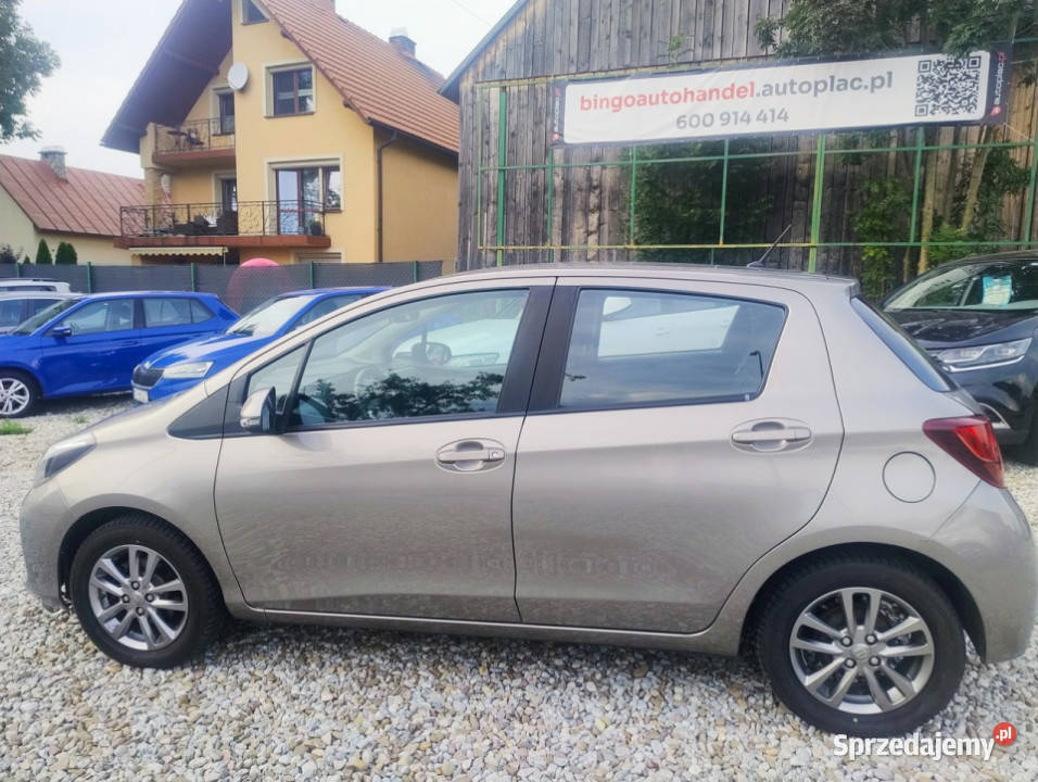 Toyota Yaris 13LiftKameraKrajowaNiski przebieg ABS Yaris Harklowa