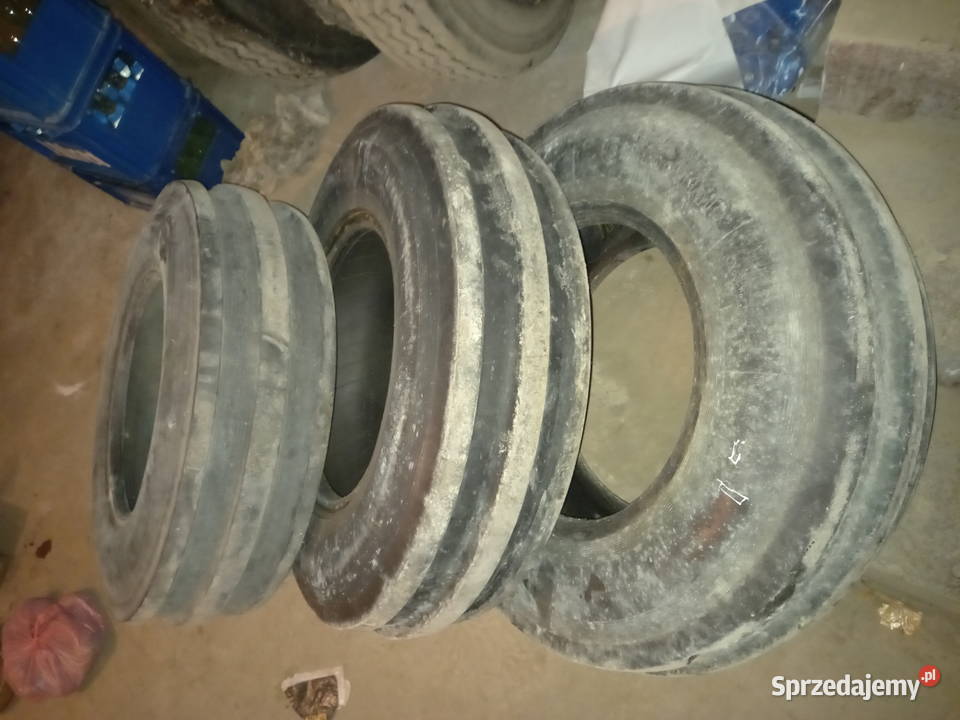 3 opony przyczepakombajn świętokrzyskie Iwaniska sprzedam