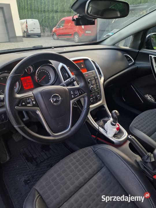 Opel Astra J GTC 17 CDTI czarny