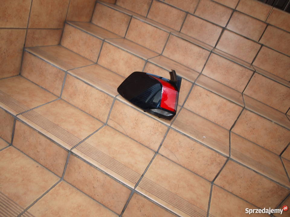 Peugeot 5008 lampa lewa tył 2017 2019r europa