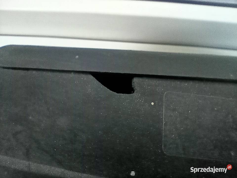 Mercedes W124 sedan lampa tył tylna prawa wkład