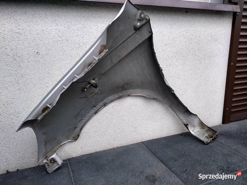 Toyota Yaris I 1 LIFT FL błotnik prawy pasażera Sieradz