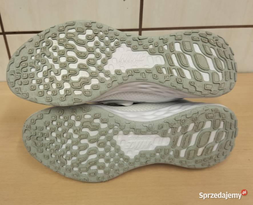 Buty damskie Sportowe Nike Revolution 6 385 biały Wałbrzych sprzedam