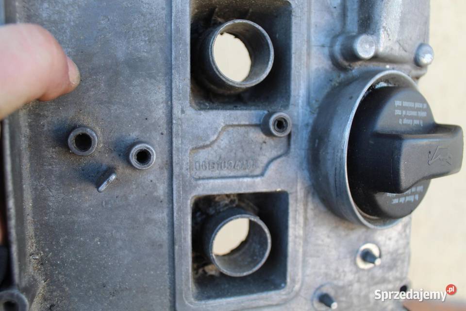 POKRYWA ZAWORÓW AUDI A4 B5 18 06B103475E sprzedam