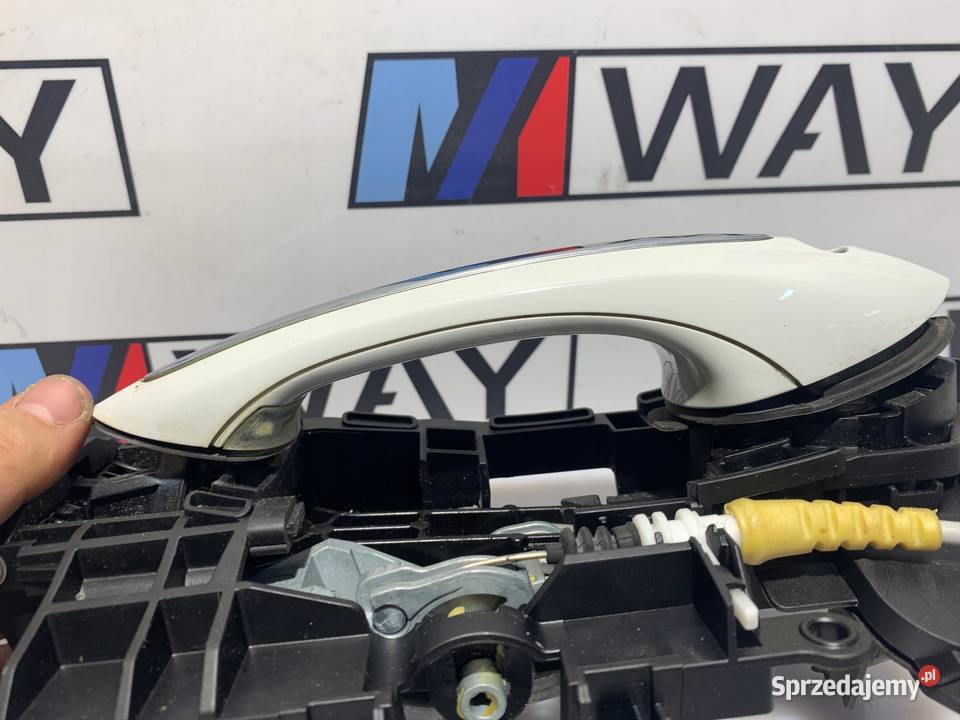 BMW F10 F11 LIFT KLAMKA LEWY PRZÓD PRZEDNIA A300 osobowe
