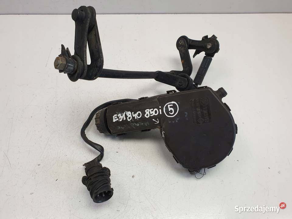 BMW E31 850 i SILNICZEK OTWIERANIA LAMPY 1383953 osobowe Rudka