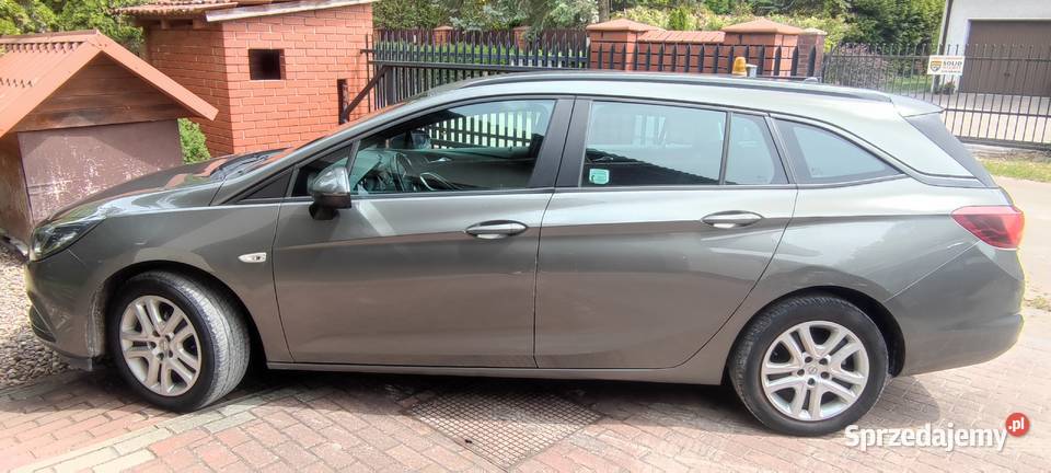 Opel Astra Sports Tourer kombi 14 benzyna 150