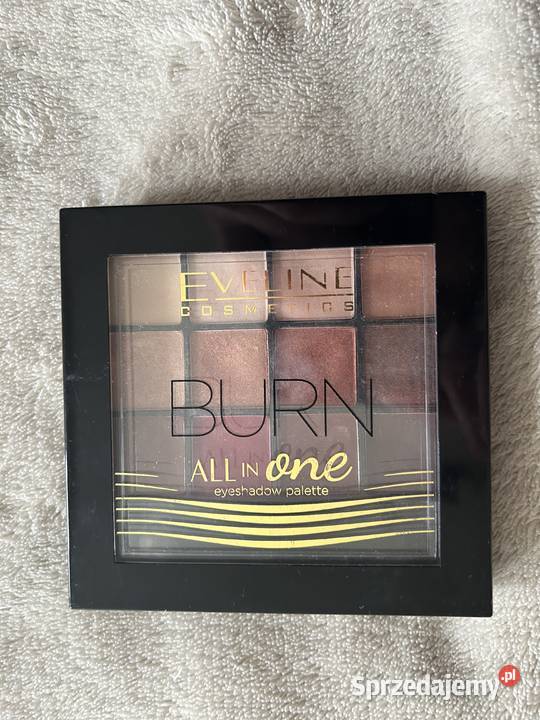 Eveline Cosmetics All in One Paleta 12 cieni do