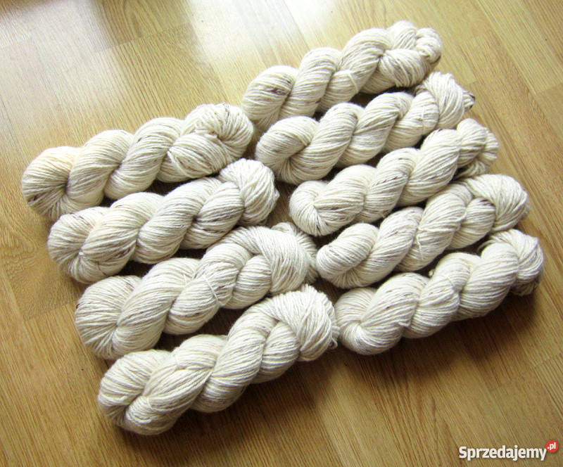 Włóczka owcza wełna 100 gruba ecru nakrapiana