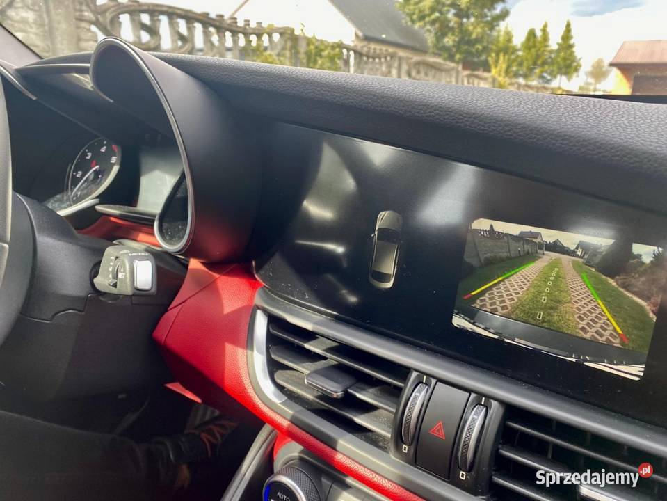 Alfa Romeo Giulia piękne wnętrze czarna perła Biłgoraj