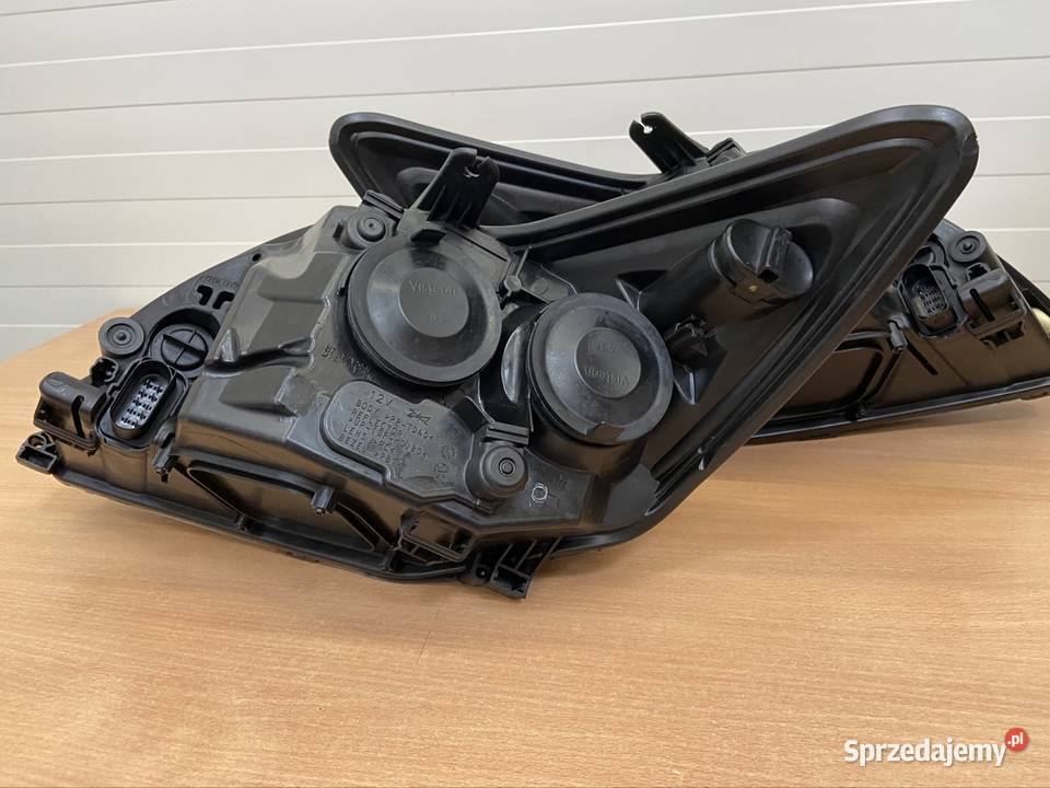 Reflektory przód kpl Ford Focus mk2 FL czarne Święta Katarzyna sprzedam