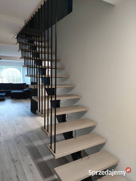 Schody Jednobelkowe jednowangowe produkcja Schody wewnętrzne wielkopolskie Ostrów Wielkopolski