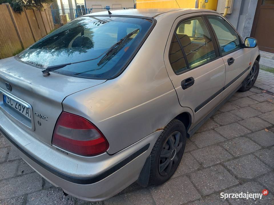 Honda Civic 2000 do naprawy Rok produkcji 2000 Civic