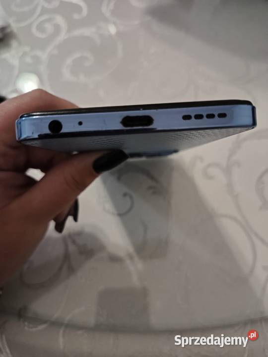 Infinix Hot 40i 85 GB RAM 256 GB Full zestaw