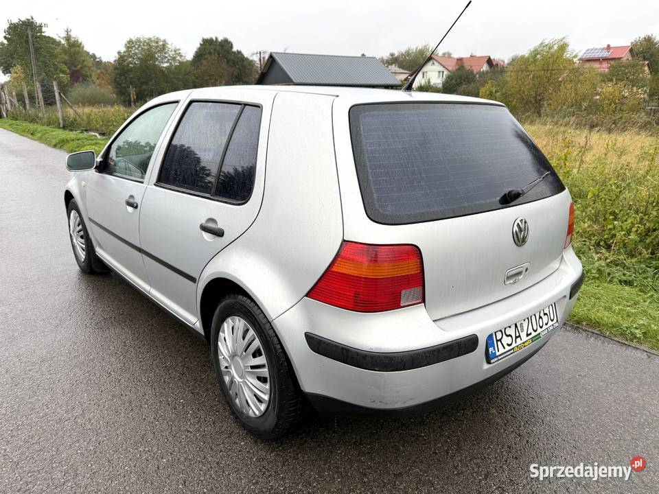Volkswagen golf IV 16 lpg długie opłaty 2 x manualna Przemyśl