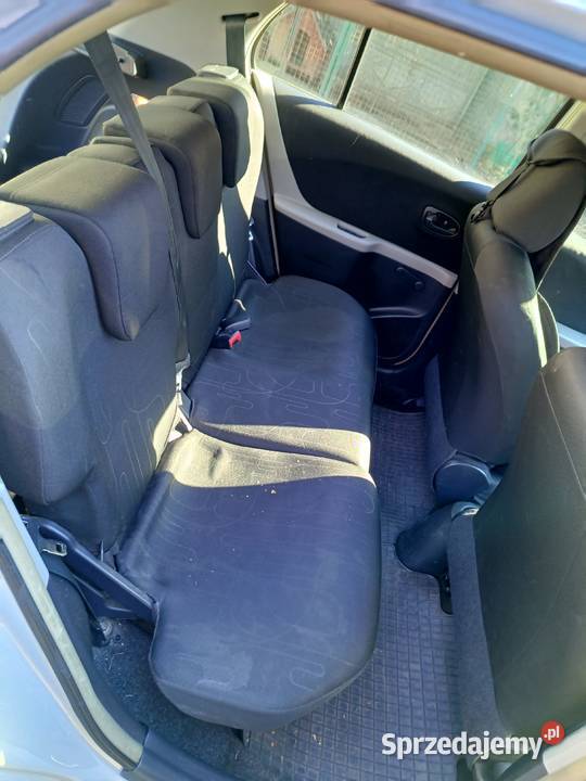 Toyota Yaris gniazdo USB Jedlnia-Letnisko