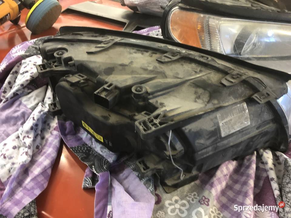Lampy przód ksenon VOLVO S80 2006r uszkodzone zachodniopomorskie Darłowo