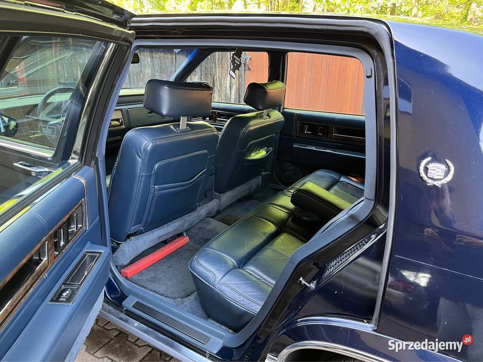 Cadillac Sedan de Ville Oryginał Szwajcaria radio