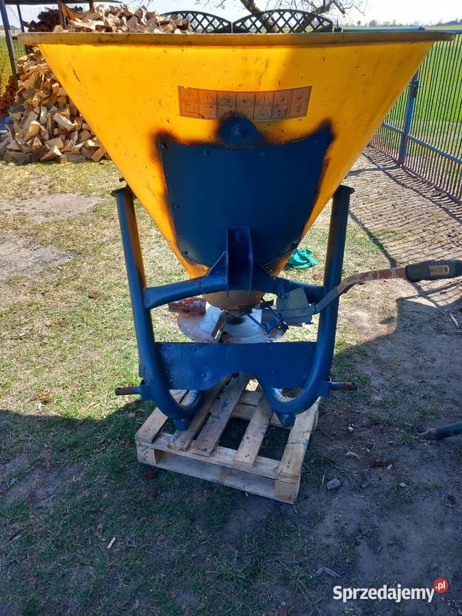 Rozsiewacz nawozów Strumyk nieuszkodzony pomorskie