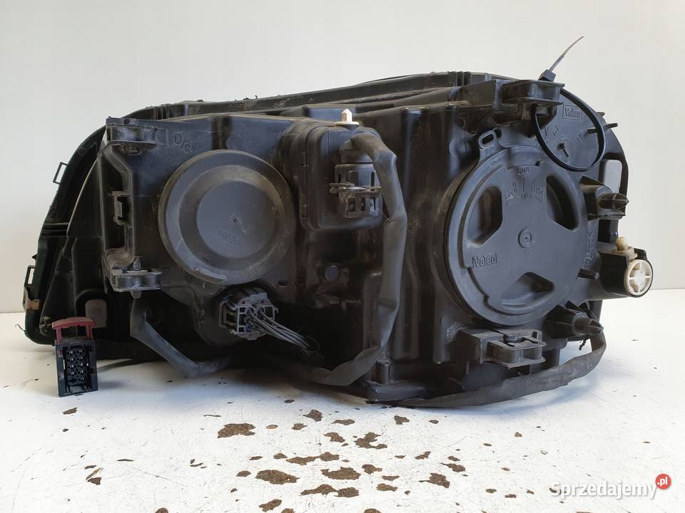 LAMPA PRAWA Volvo XC90 XENON PRZEDNIA prawy Lampy przednie Rudka