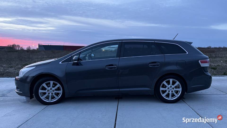 Toyota Avensis T27 20 D4D 126 lakier metallic Elbląg