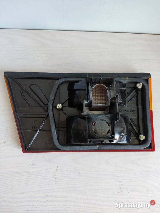 Lampa Hella tylna prawa VW Passat B2 32B osobowe opolskie