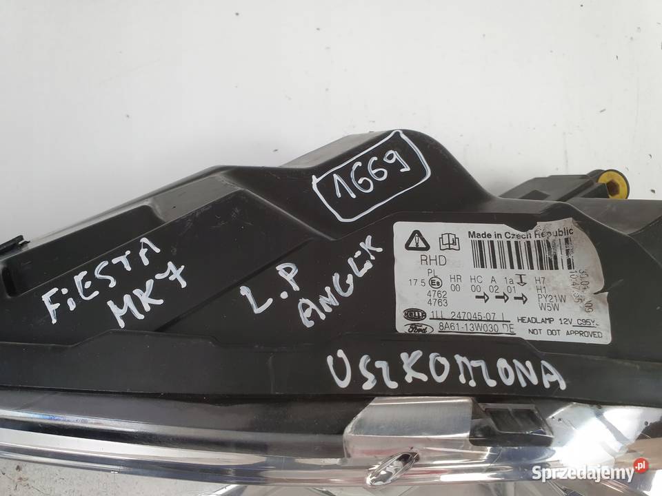 LAMPA LEWA Ford Fiesta VII MK7 0813r LIFT Rudka