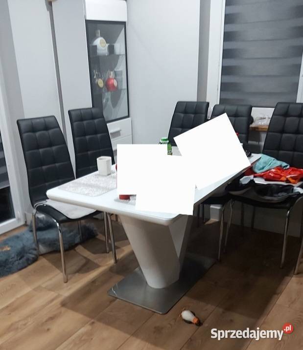 Stół z krzesłami Stoły