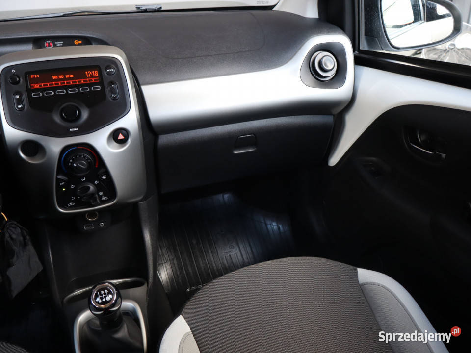 Toyota Aygo 10 VVTi Hatchback Bielany Wrocławskie