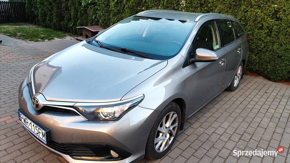 Toyota Auris Kombi 1600ccm 132 lpg 65l na 100 Kombi sprzedam