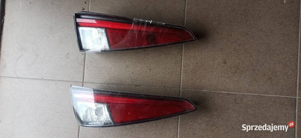 Lampa Toyota Prius P4 Otwock