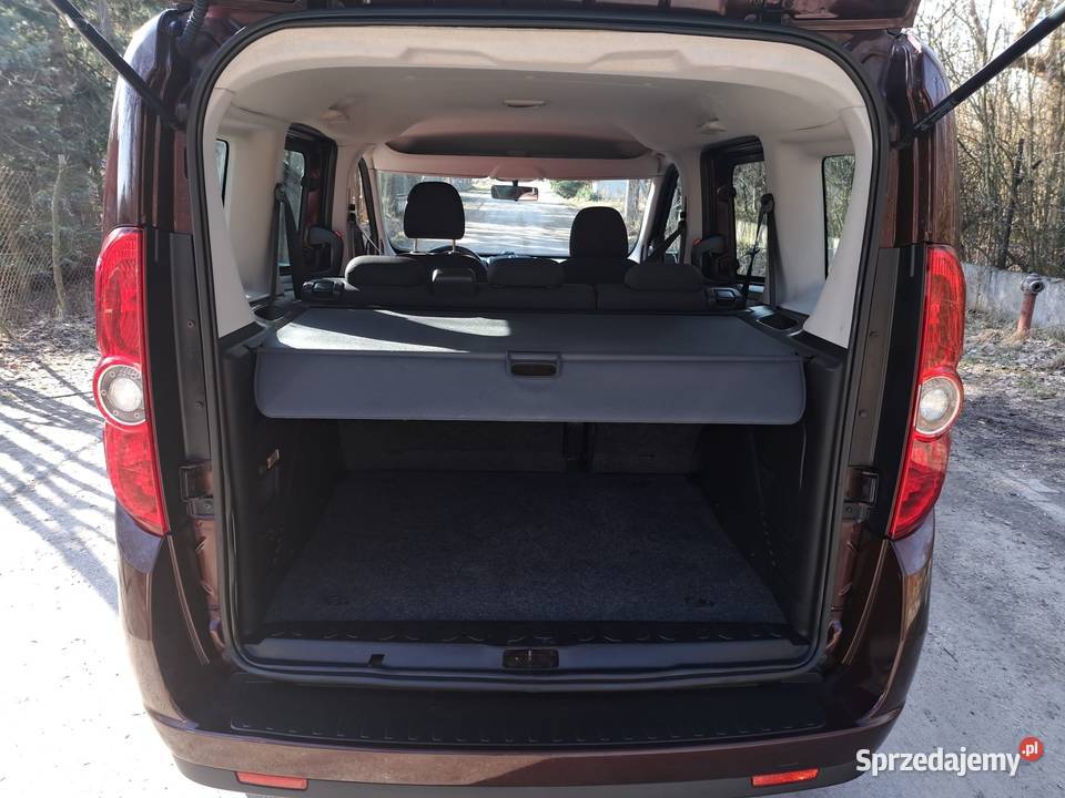 Śliczny Fiat Doblo 14 benzyna 90 2011r 5 osób Tomaszów Mazowiecki sprzedam