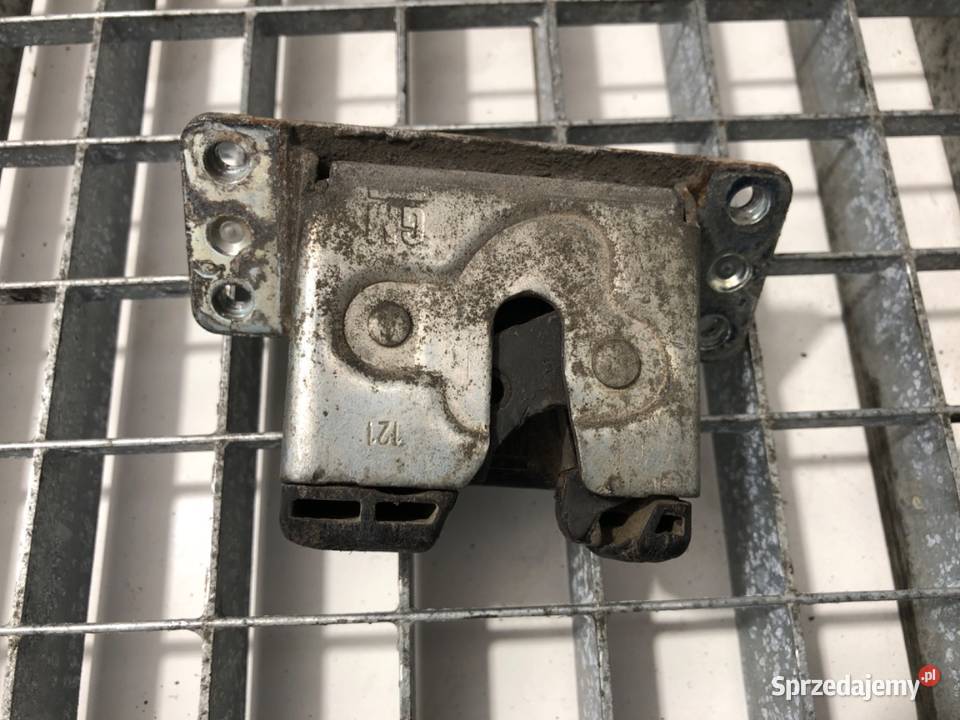 ZAMEK KLAPY TYŁ OPEL VIVARO A Bus 0114