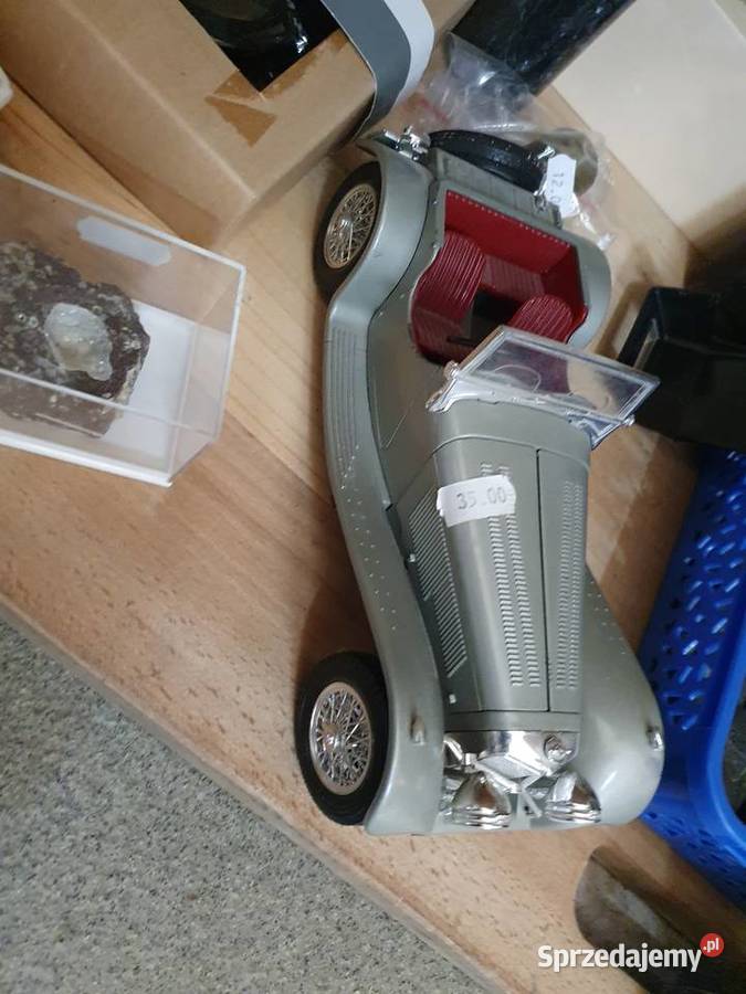 Modele samochodów metalowe używane Wrocław