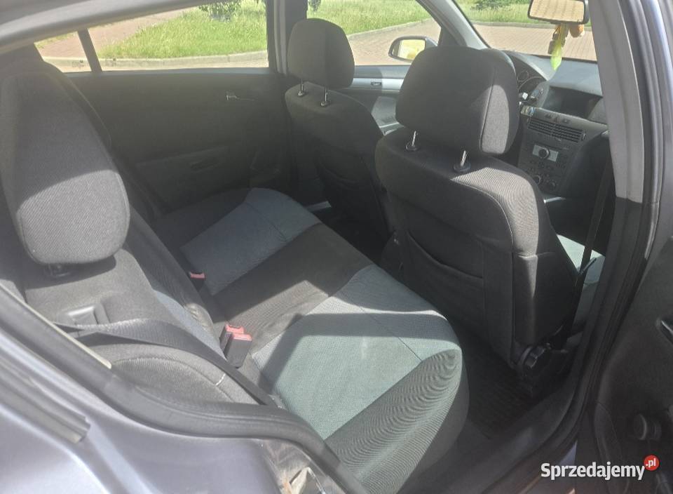 Opel Astra 16 benzyna 2005 długie opłaty Astra