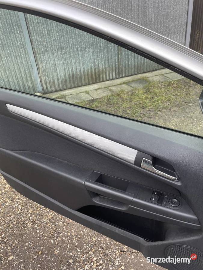 OPEL ASTRA H GTC 16 Katowice