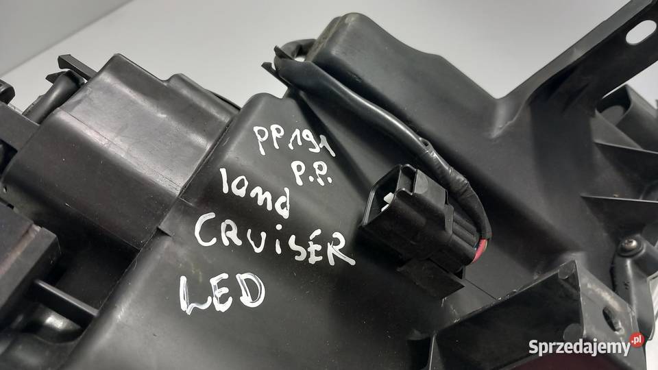 TOYOTA LAND CRUISER J150 FL LAMPA PRZÓD PRAWA Zbierkowo