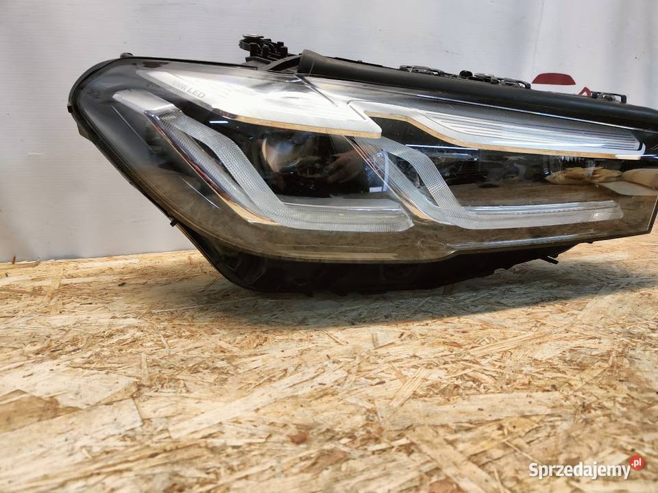 Lampa Prawy Przód Przednia Prawa BMW 5 G30 G31 osobowe Pleszew