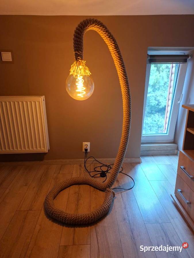 Lampa stojaca