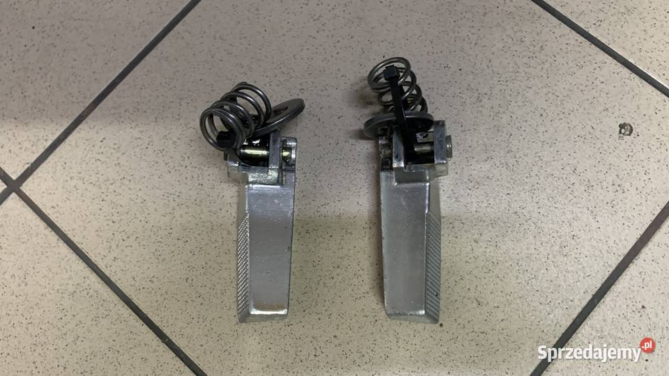 Podnóżek pasażera prawy lewy Daelim Besbi 125 Części motocyklowe Brzeszcze