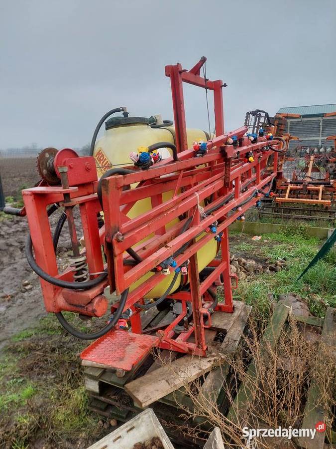 Sprzedamopryskiwacz 400 L Zaczepiane